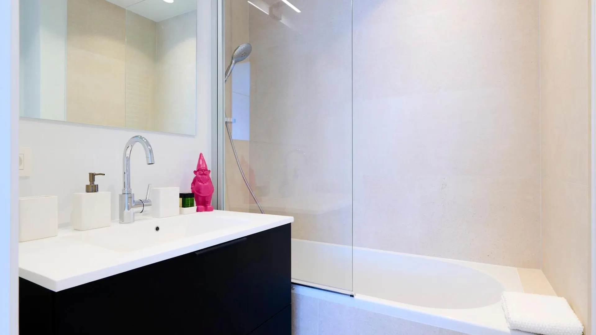 The Nations Bois De La Cambre Flats Apartment Brussels